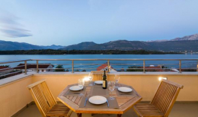 Top of Tivat - Villa Riverside